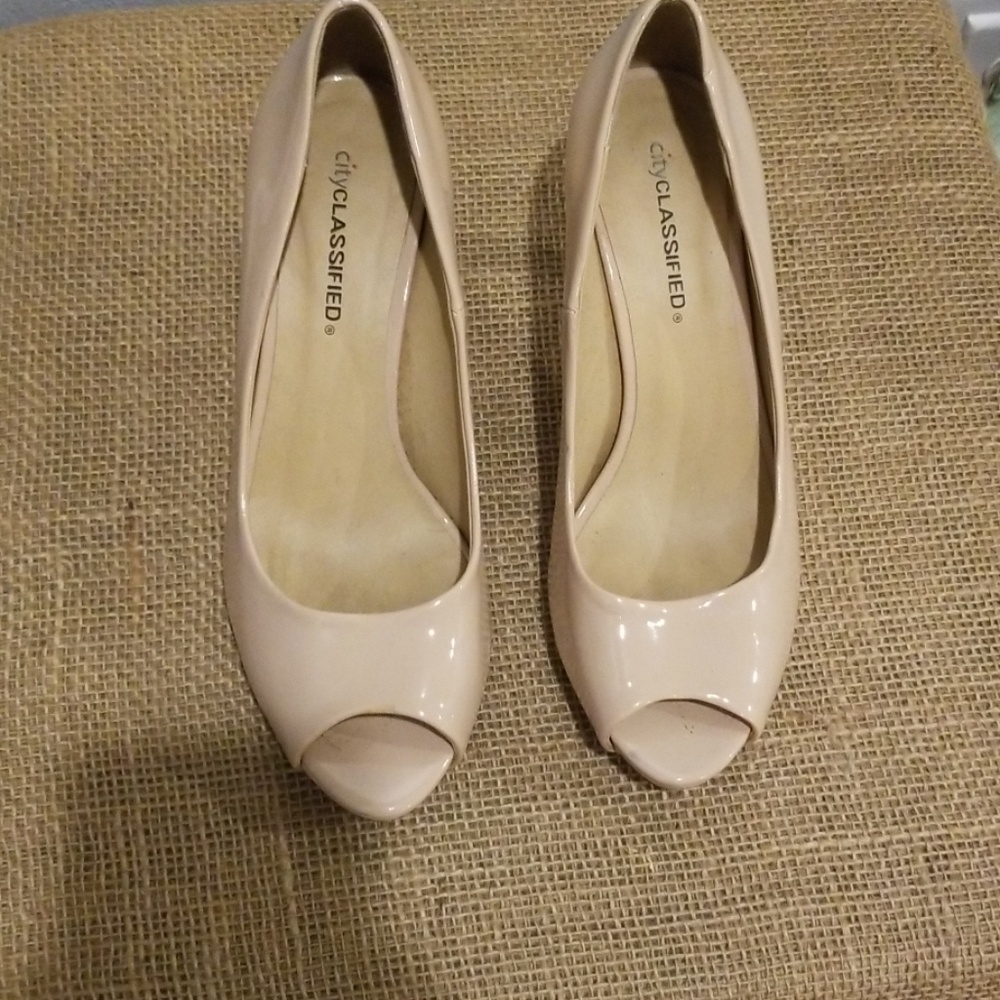 Tan heels